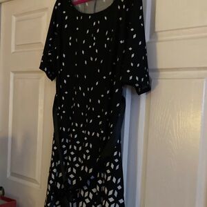 Chic Black and White Patterned Long Sleeve